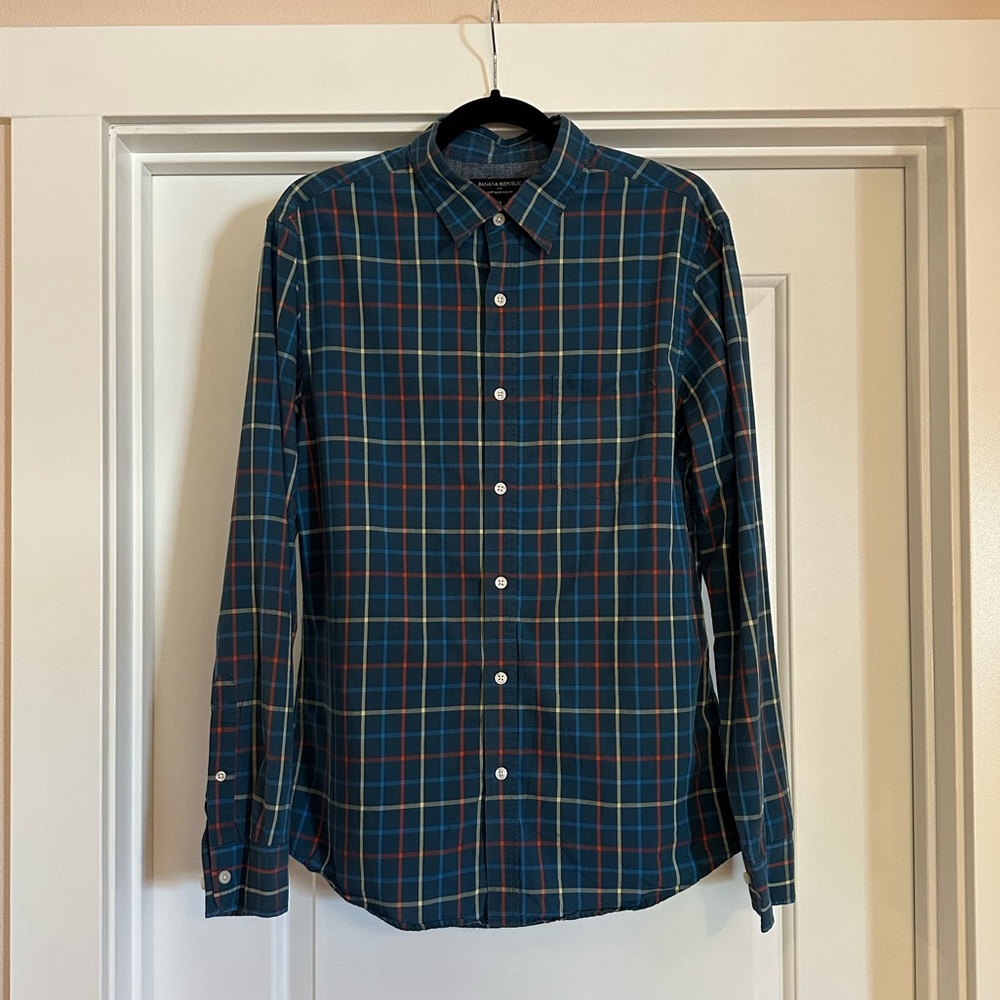 Men’s banana republic, slim fit, button down shirt, size medium.